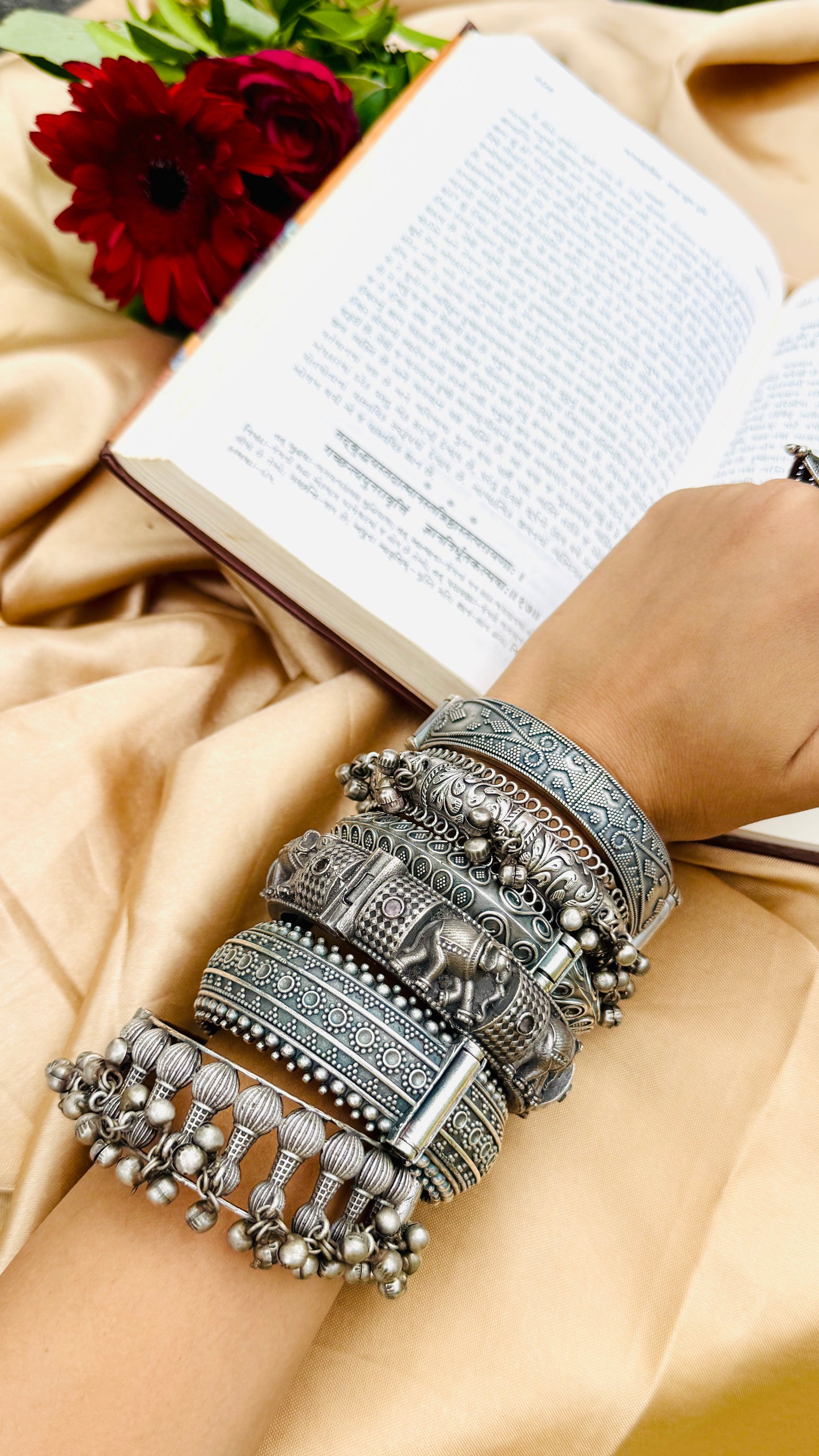 Amaira Handcuff