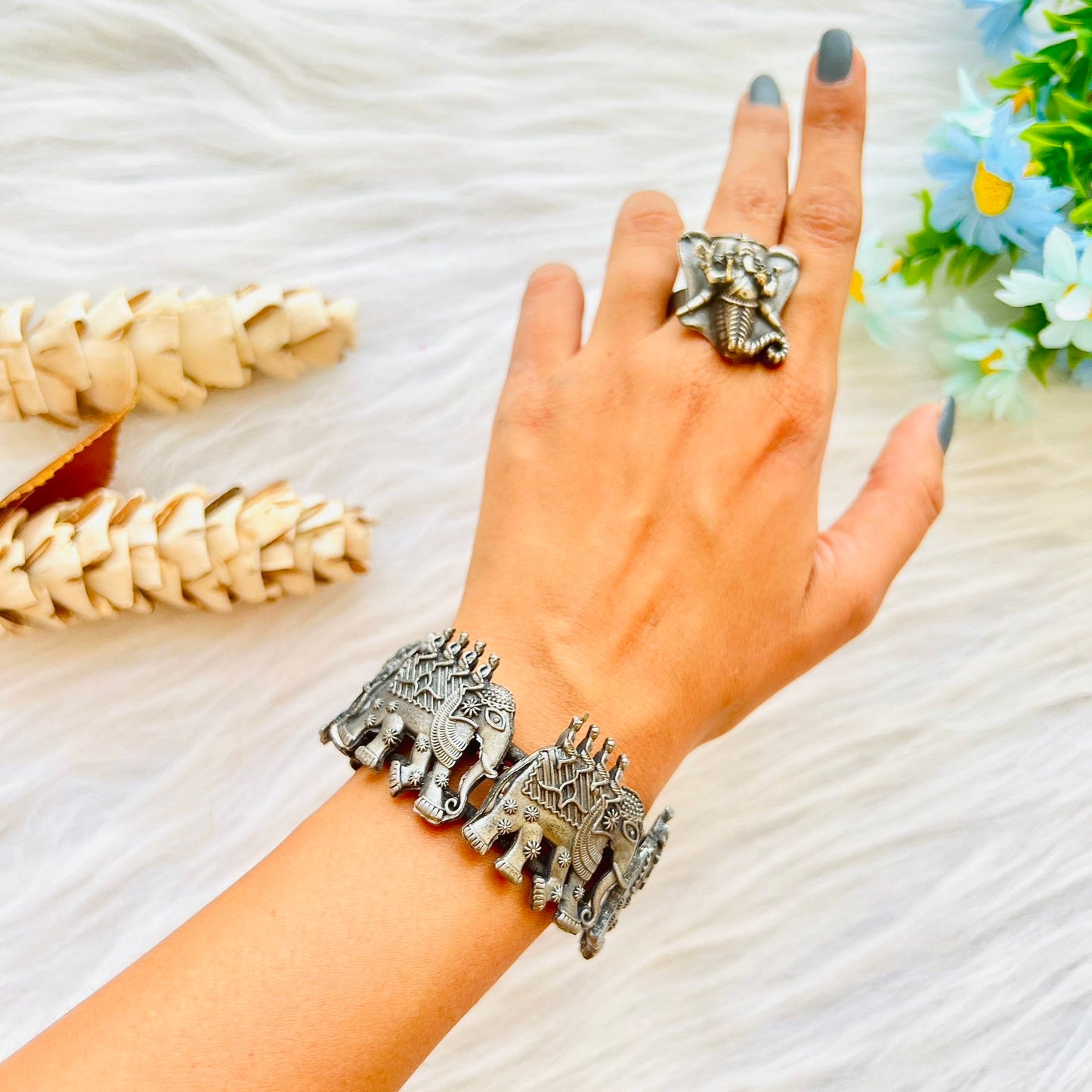 Elephant Handcuff