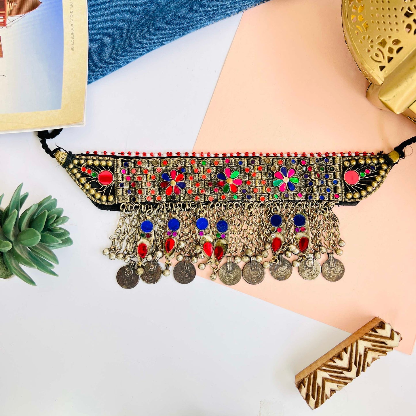 Afsana Choker