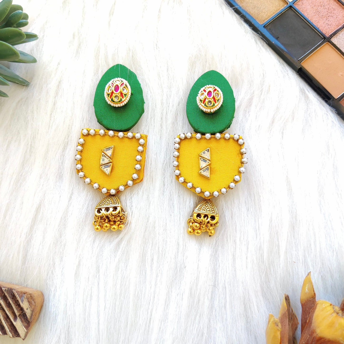 Meira Kundan Earring