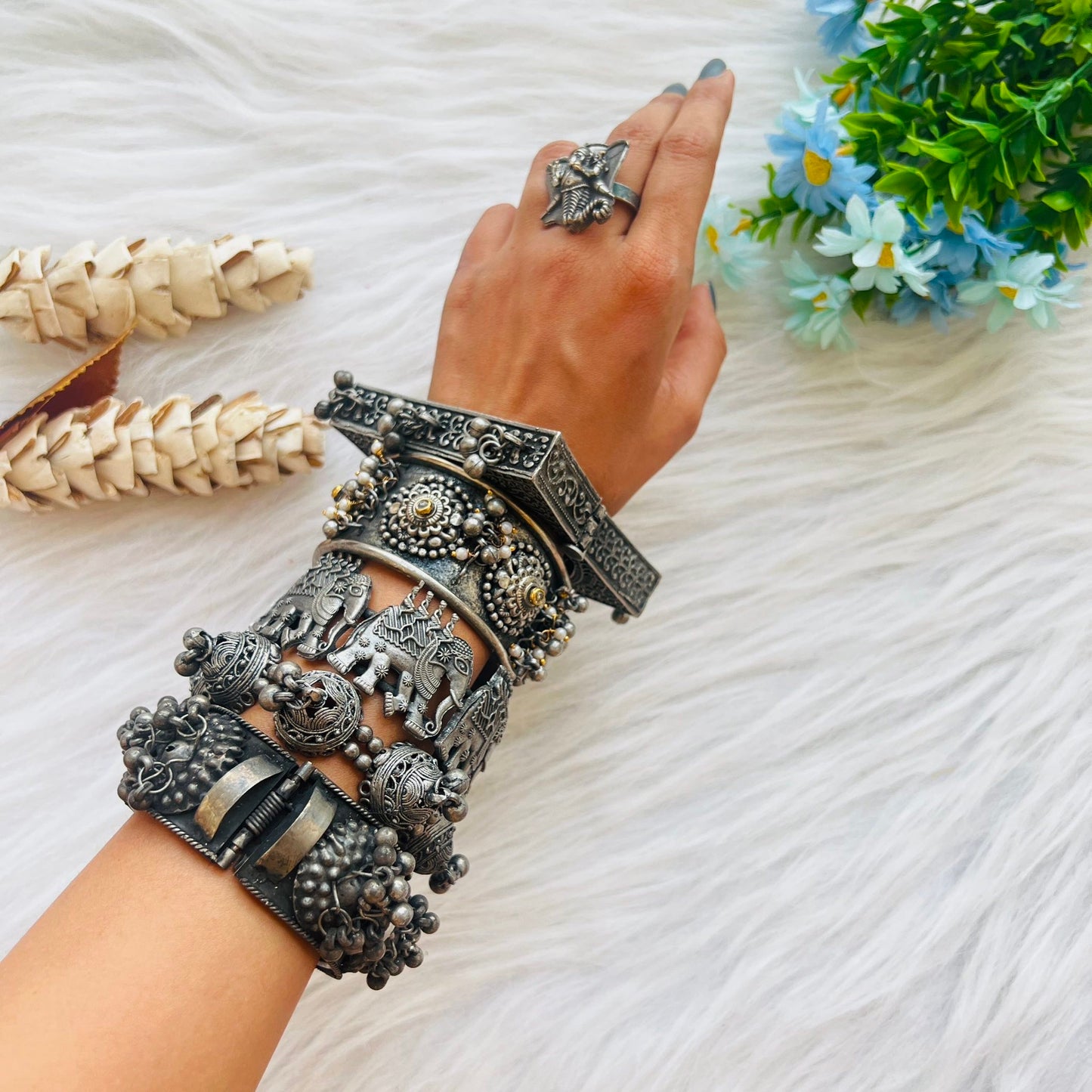 Elephant Handcuff