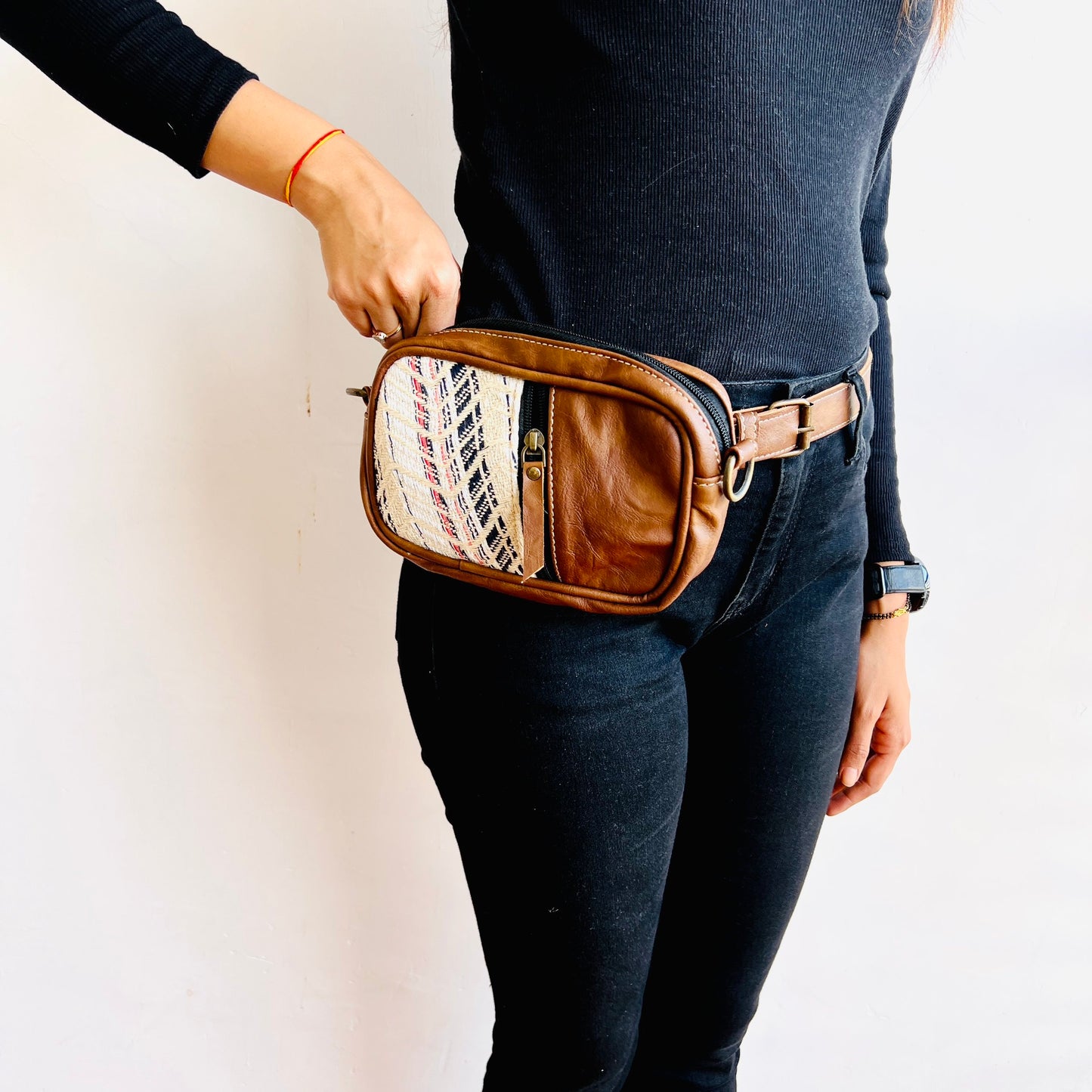 White Strap Fany Pack