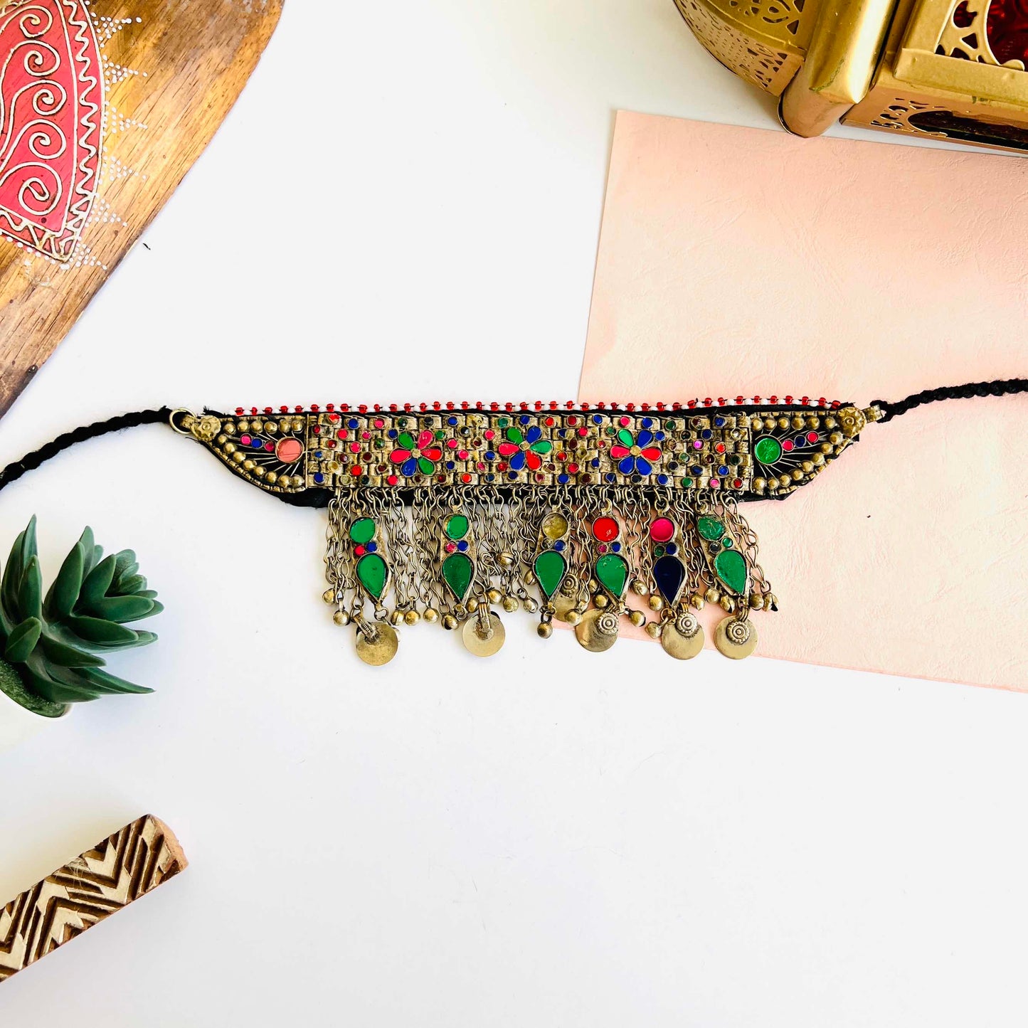 Elnaz Choker