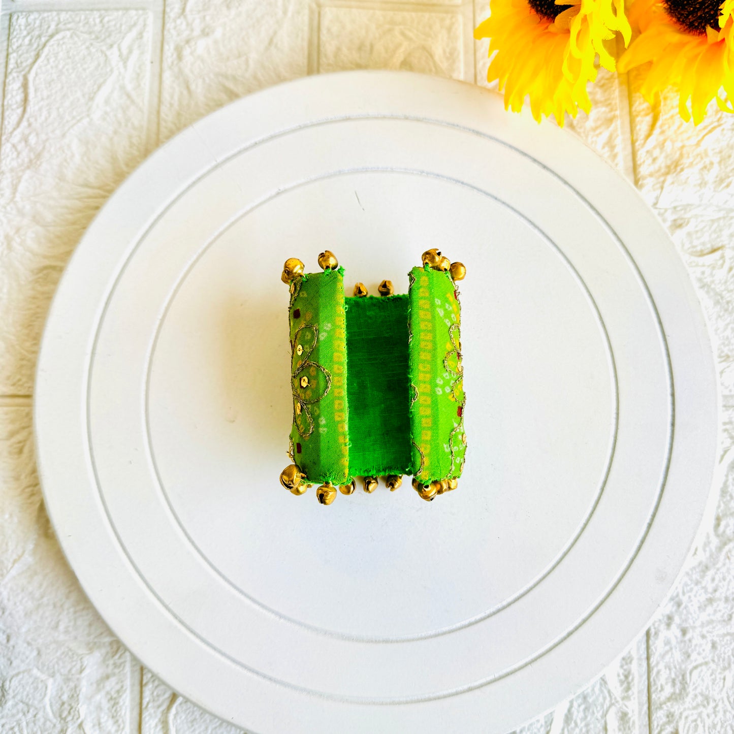 Chavvi Vintage Handcuff