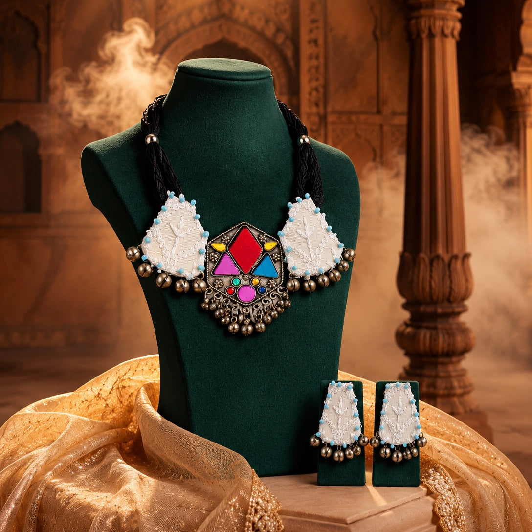 Antique White Chocker