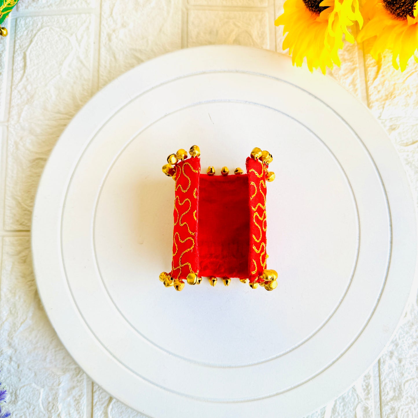 Darika Vintage Handcuff