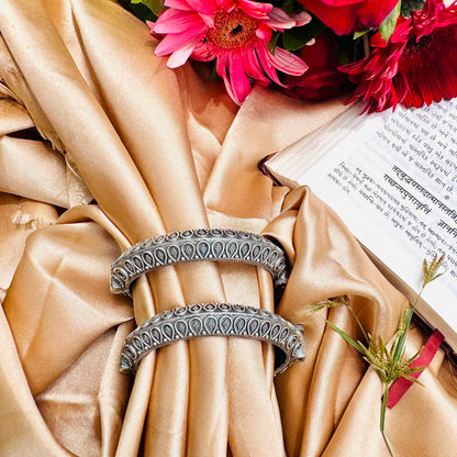 Amaira Handcuff