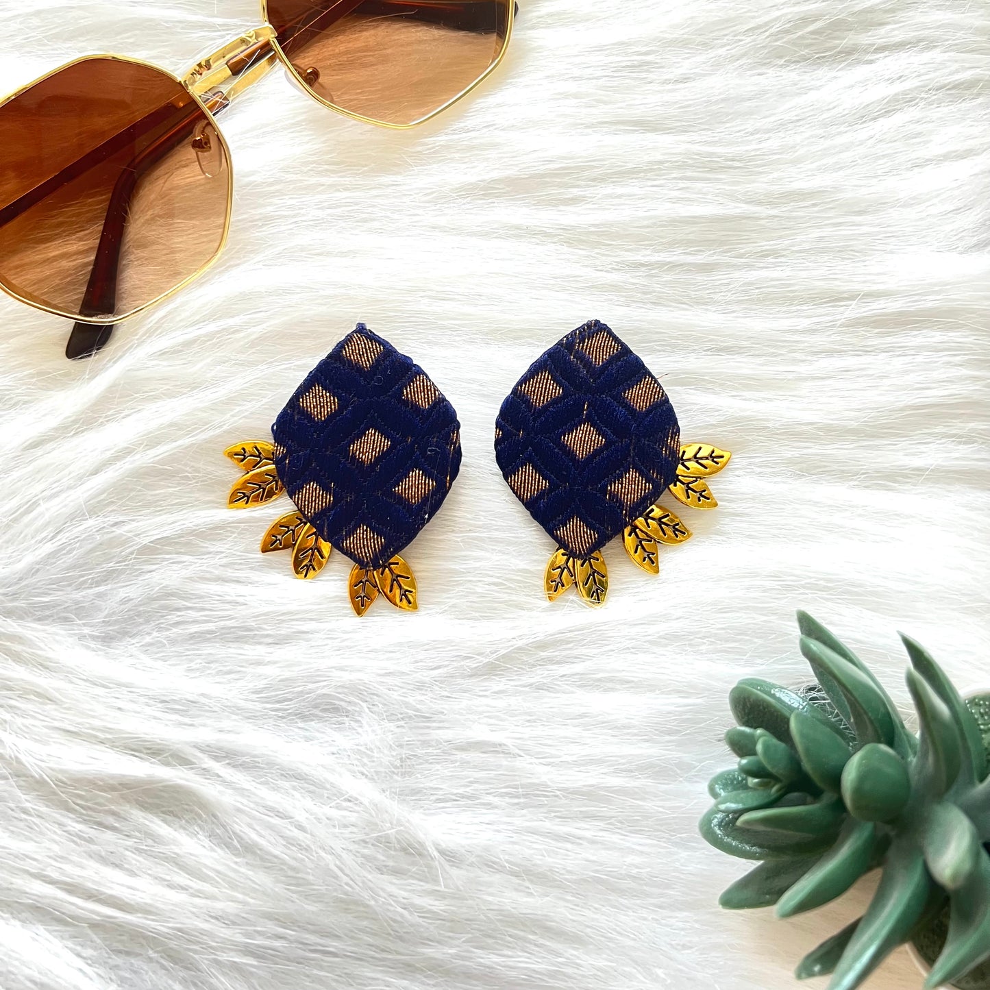 Brocade Neavy Blue Leaf Earring