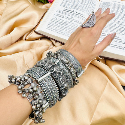 Elephant Handcuff