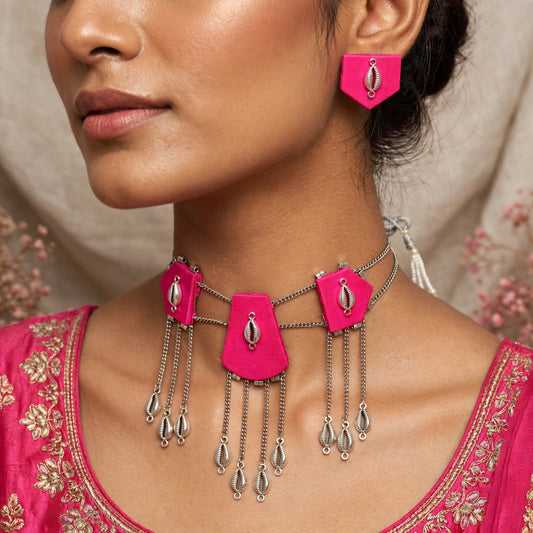 Pink Shell Chocker