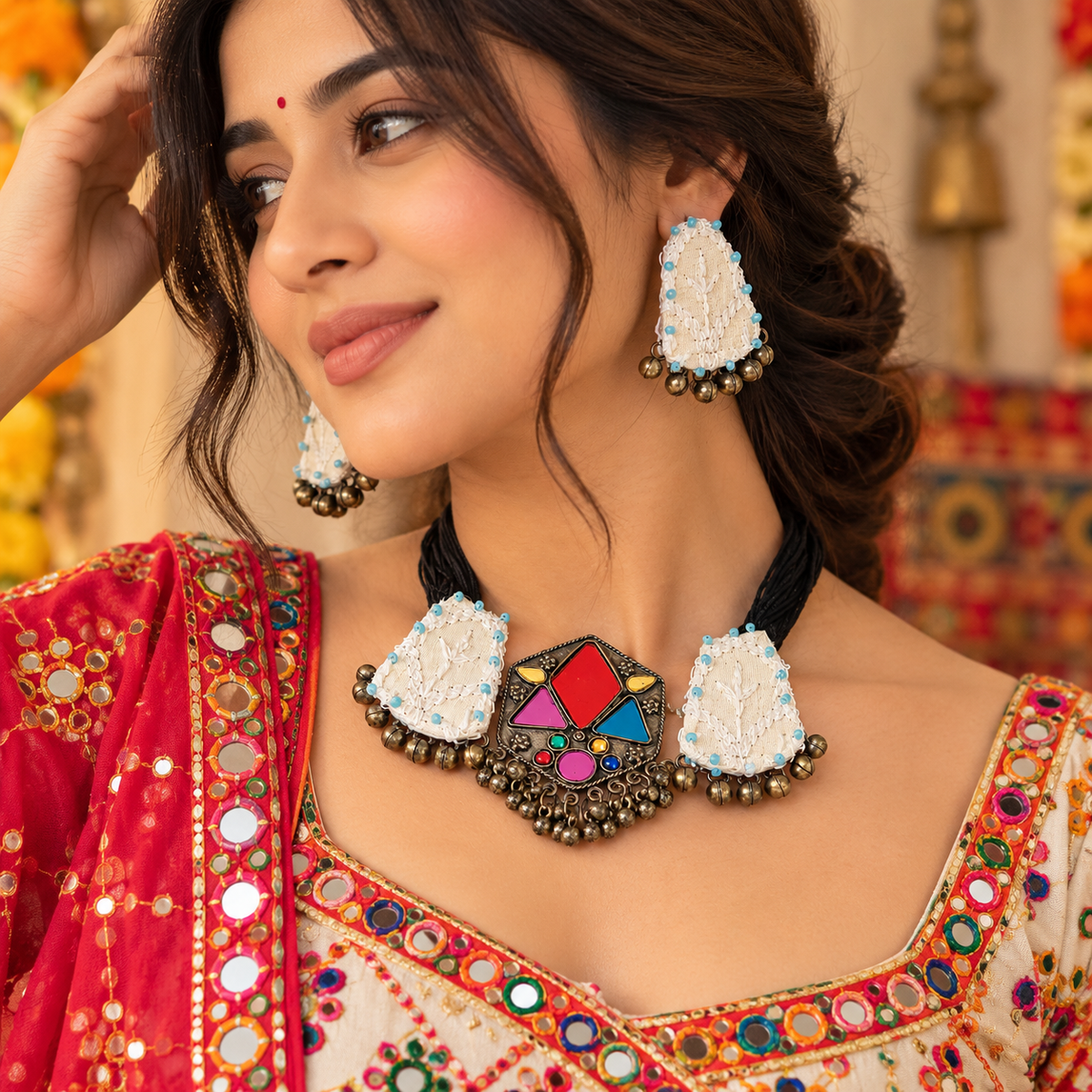 Antique White Chocker