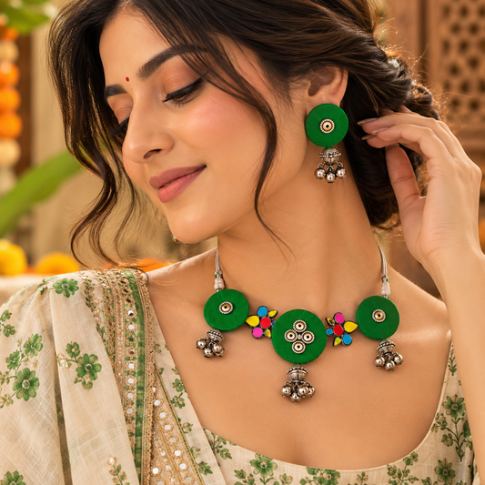 Glass Green Chocker
