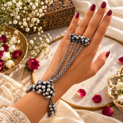 Maitri Hathphool